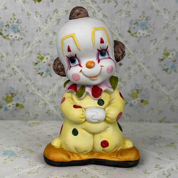Adorable Vintage Lefton Clown Figurine - Picture 11 of 11